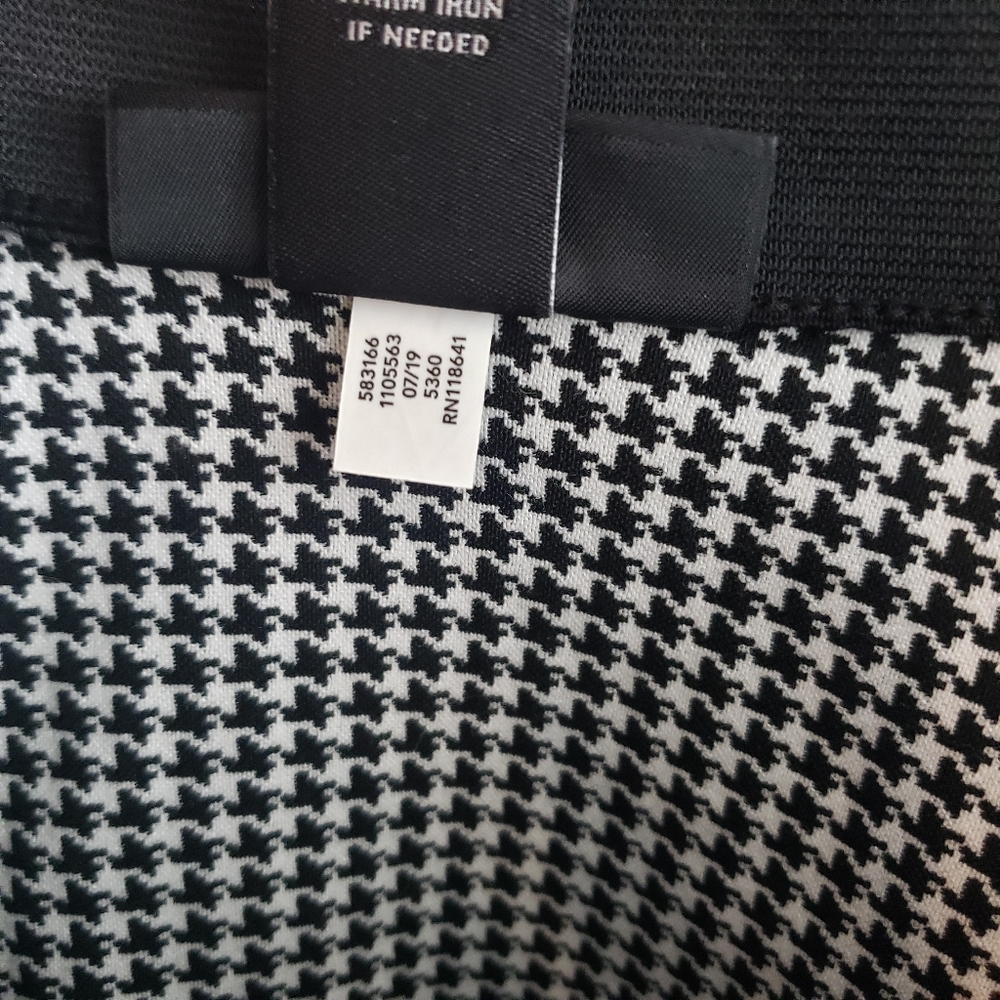 Lane Bryant Asymmetrical Houndstooth Skirt Elastic Waist size 14/16 - Picture 5 of 5